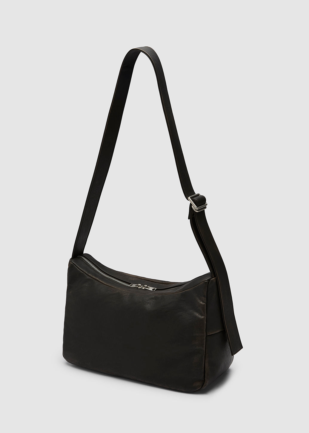 DISTRESSED LEATHER SHOULDER BAG