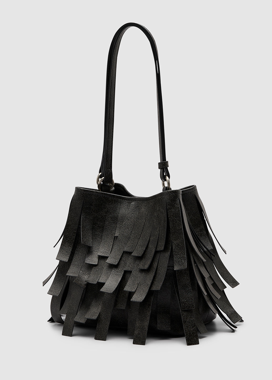 BLACK FRINGE BUCKET BAG