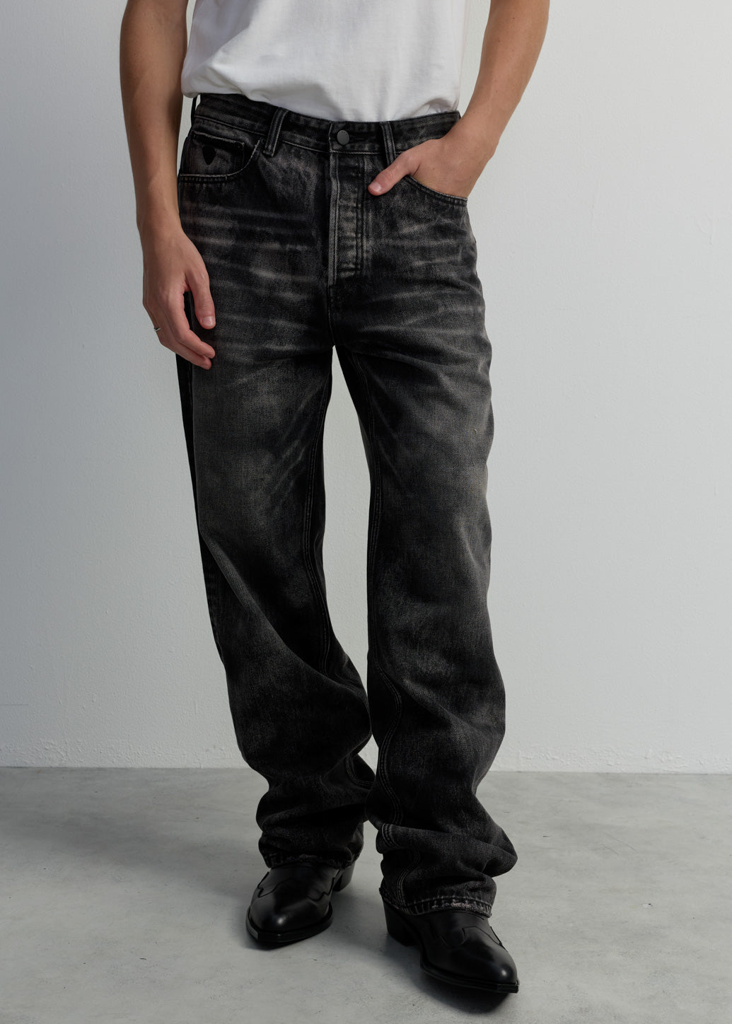 SLIM BLACK WASHED JEANS