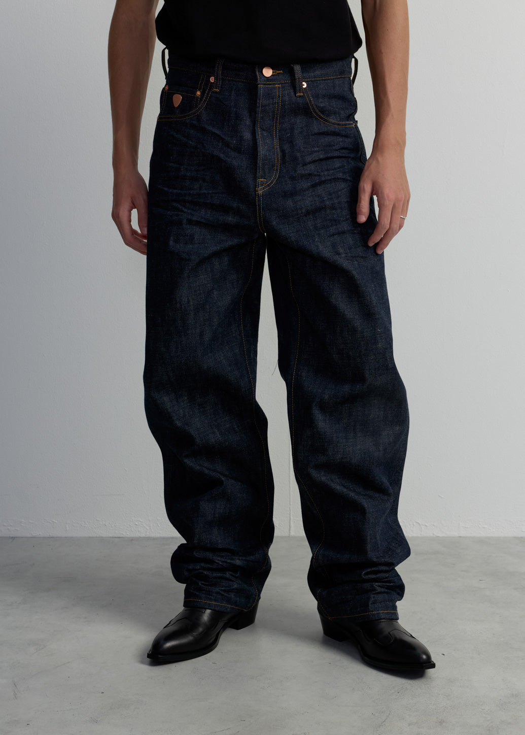STRAIGHT RAW BLUE JEANS