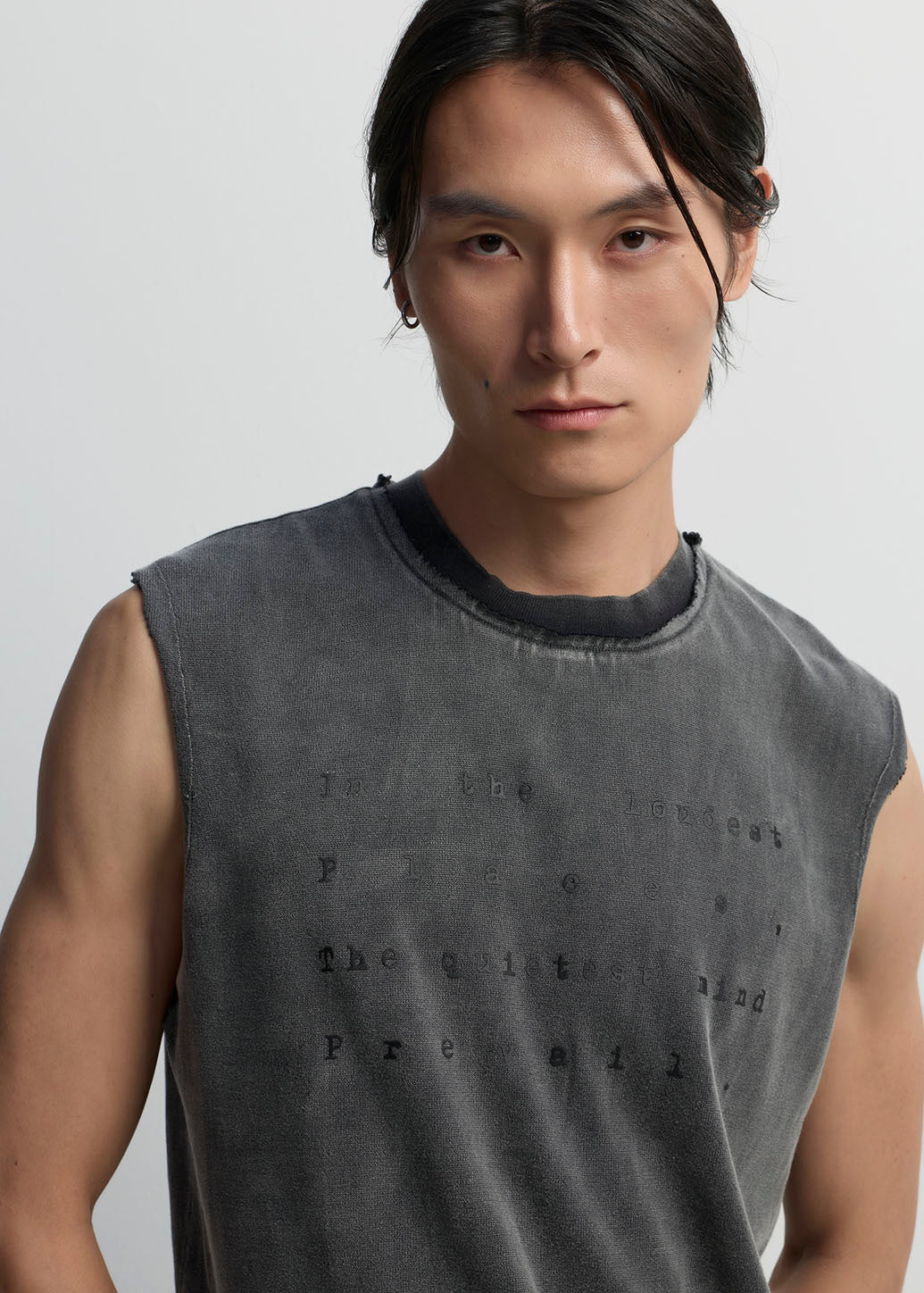 KNITTED SLEEVELESS TEE