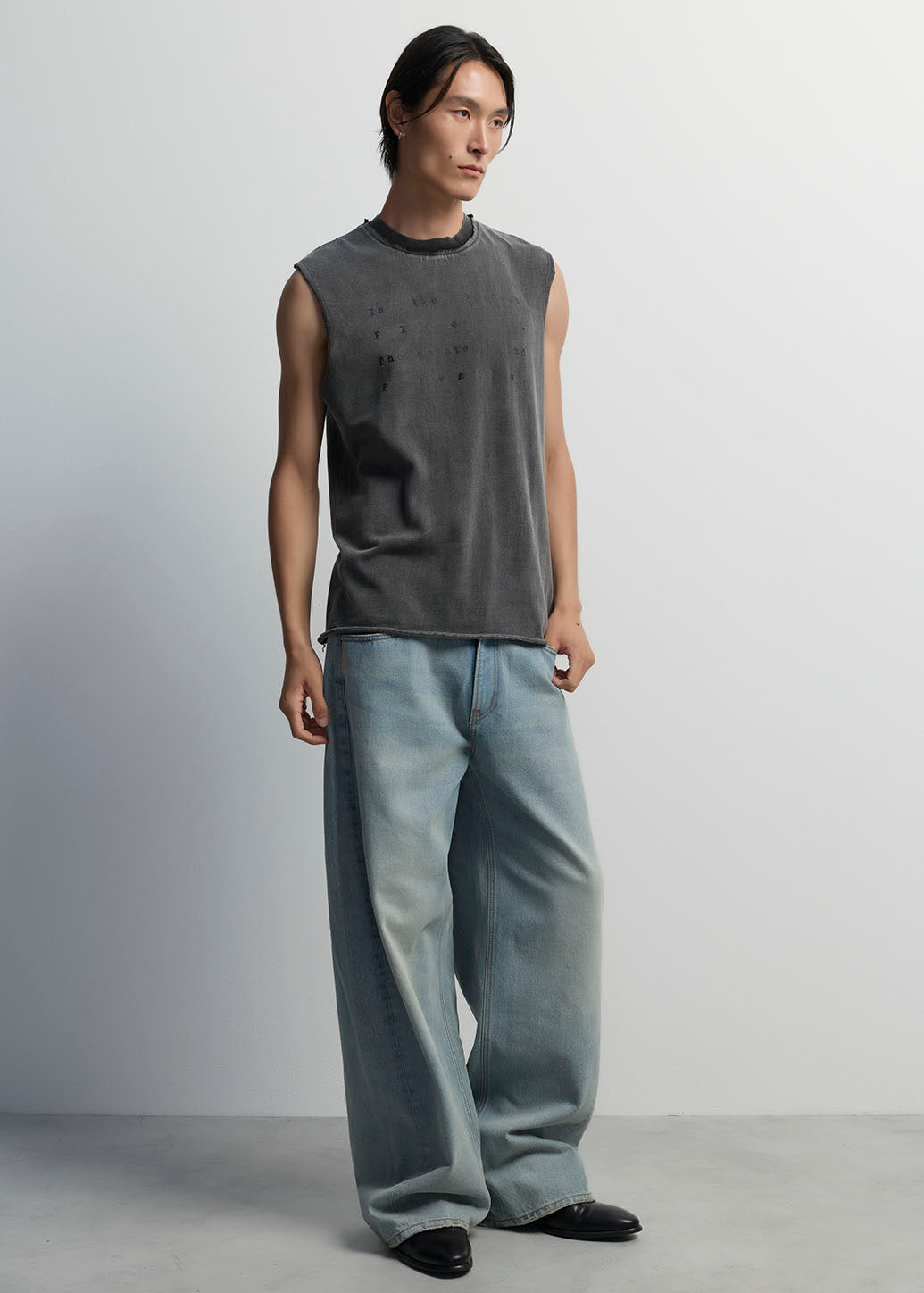 KNITTED SLEEVELESS TEE