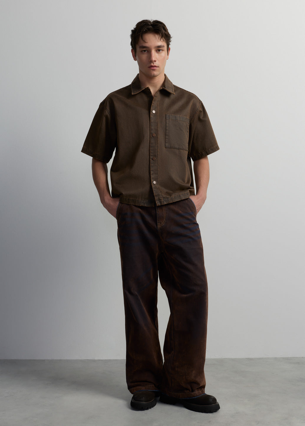 LOOSE JEANS WITH BROWN VELVET EFFECT