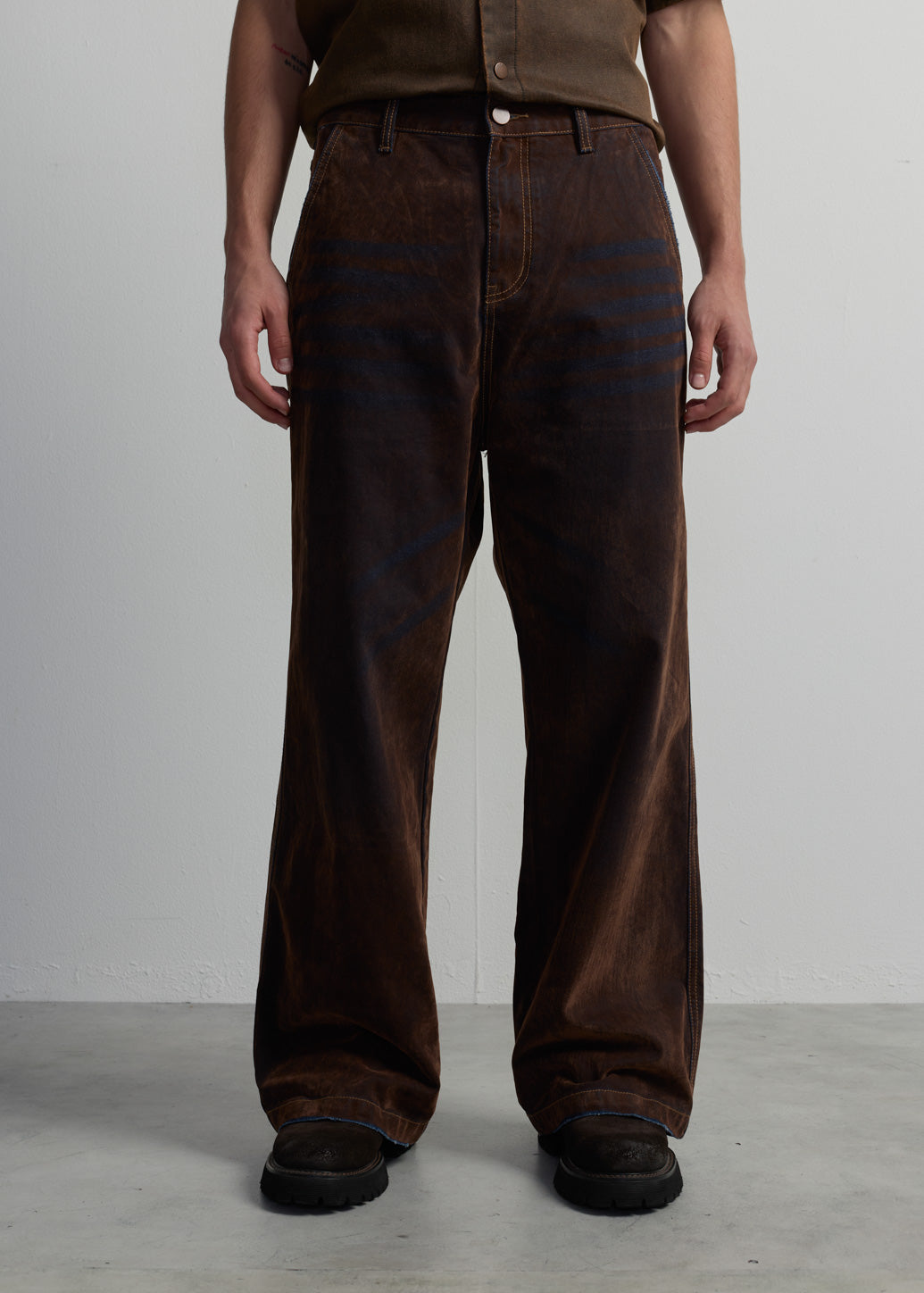 LOOSE JEANS WITH BROWN VELVET EFFECT