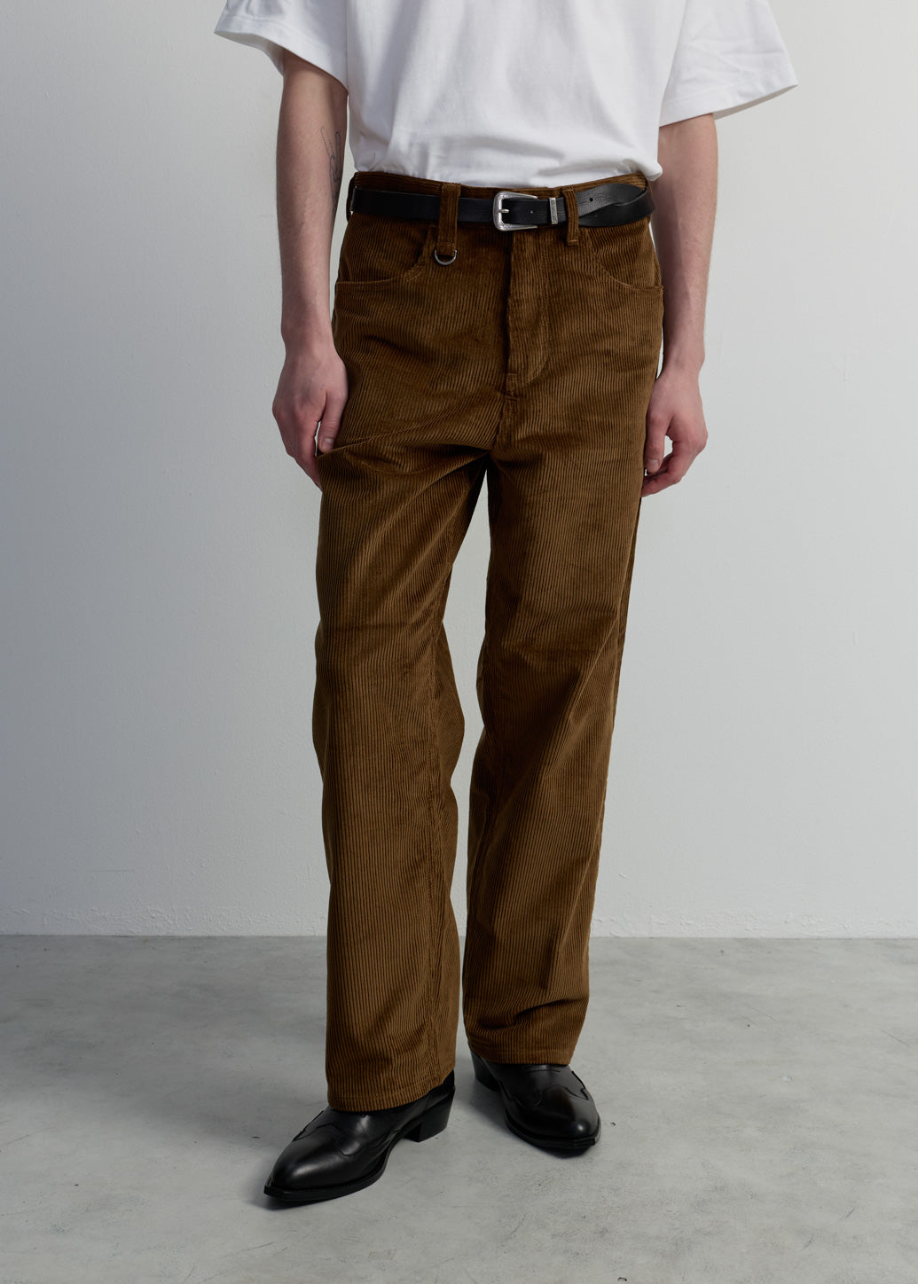 STRAIGHT BLACK CORDUROY PANTS