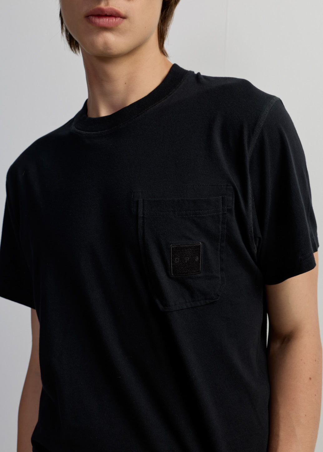 LOGO LABEL REGULAR-FIT TEE