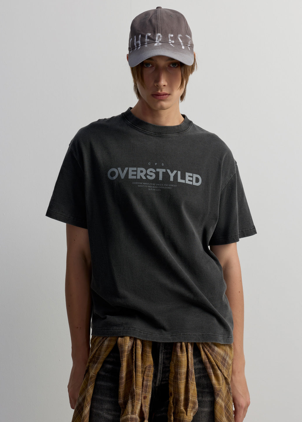OVERSTYLED GRAPHIC TEE