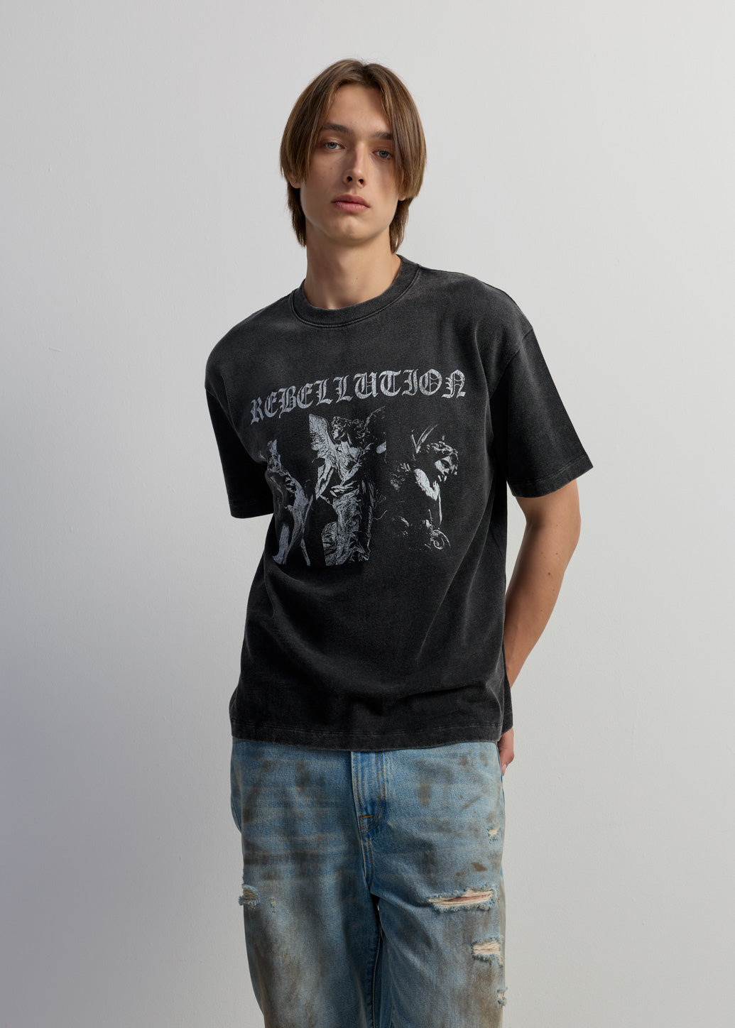 REBELLUTION GOTHIC GRAPHIC TEE