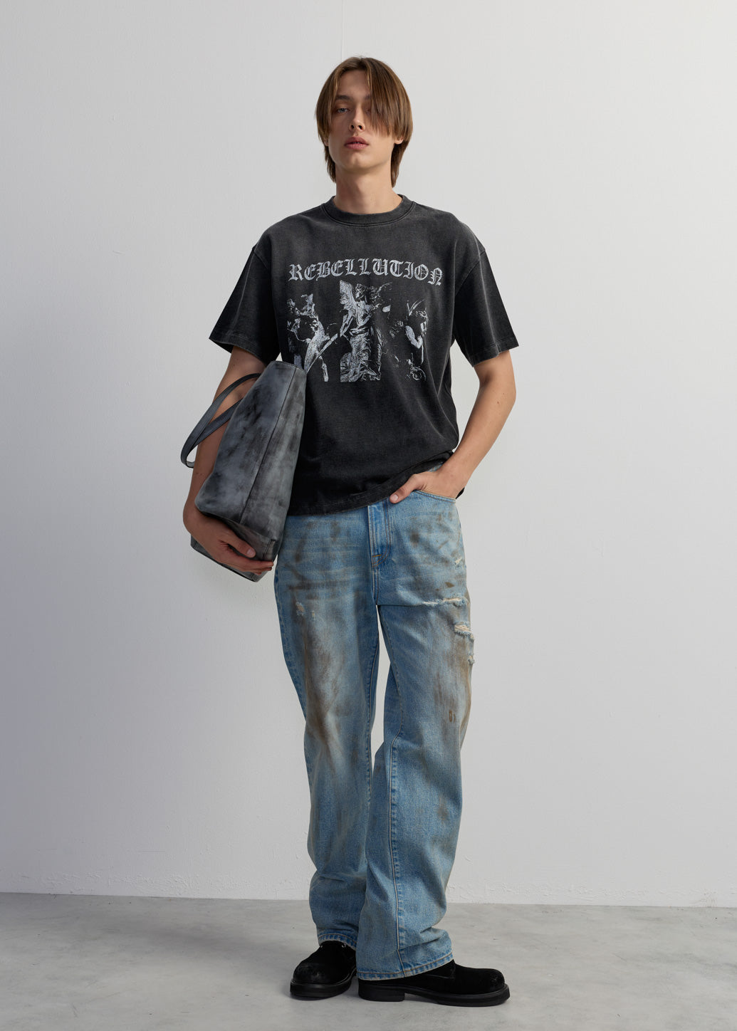 REBELLUTION GOTHIC GRAPHIC TEE