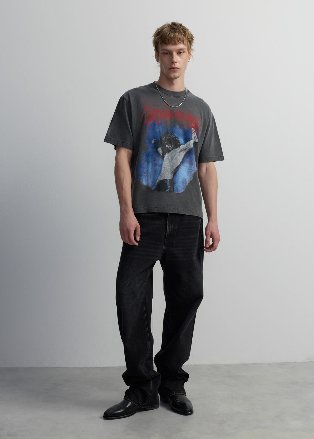 RAISE HELL HEAVY-METAL GRAPHIC TEE