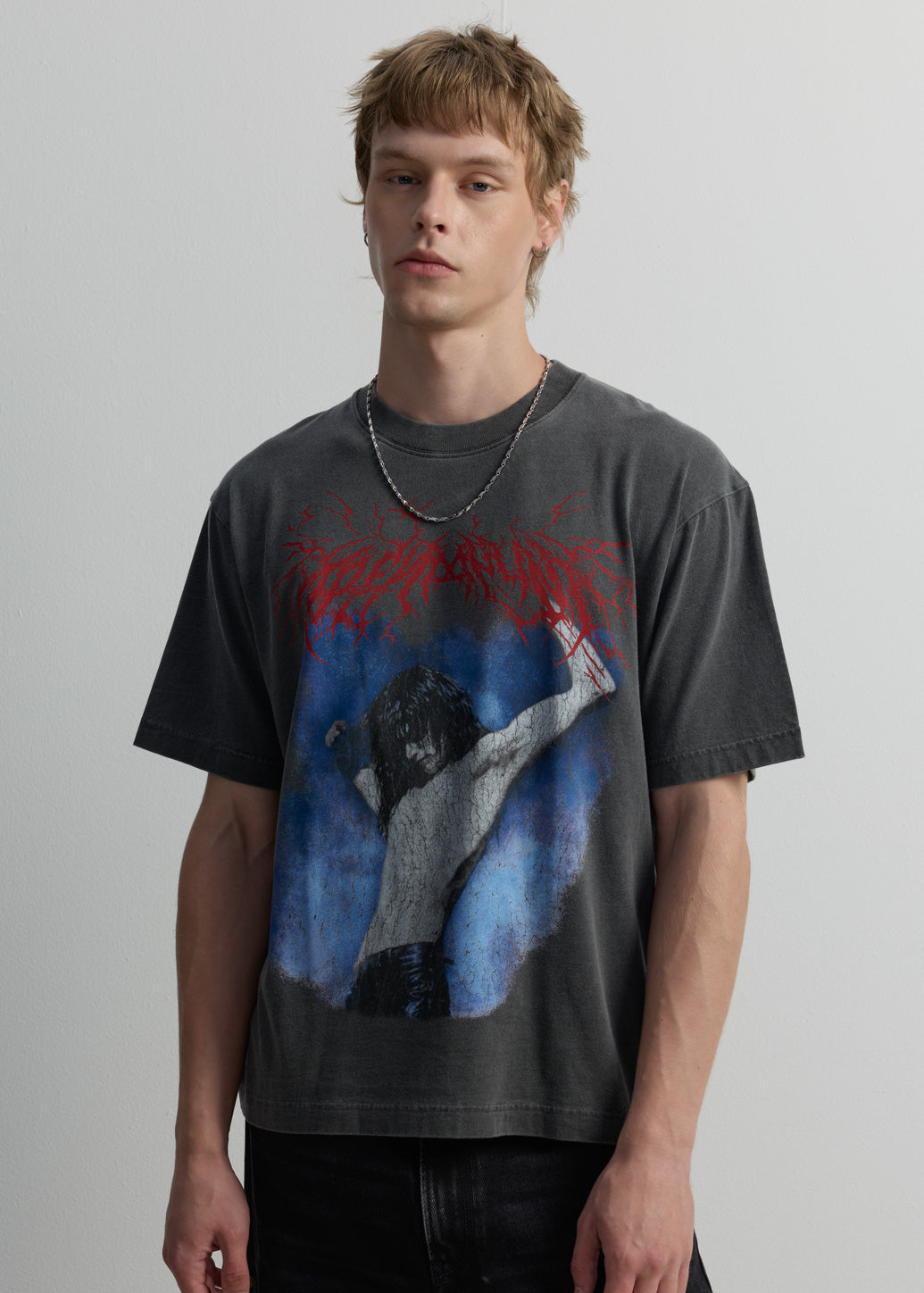 RAISE HELL HEAVY-METAL GRAPHIC TEE