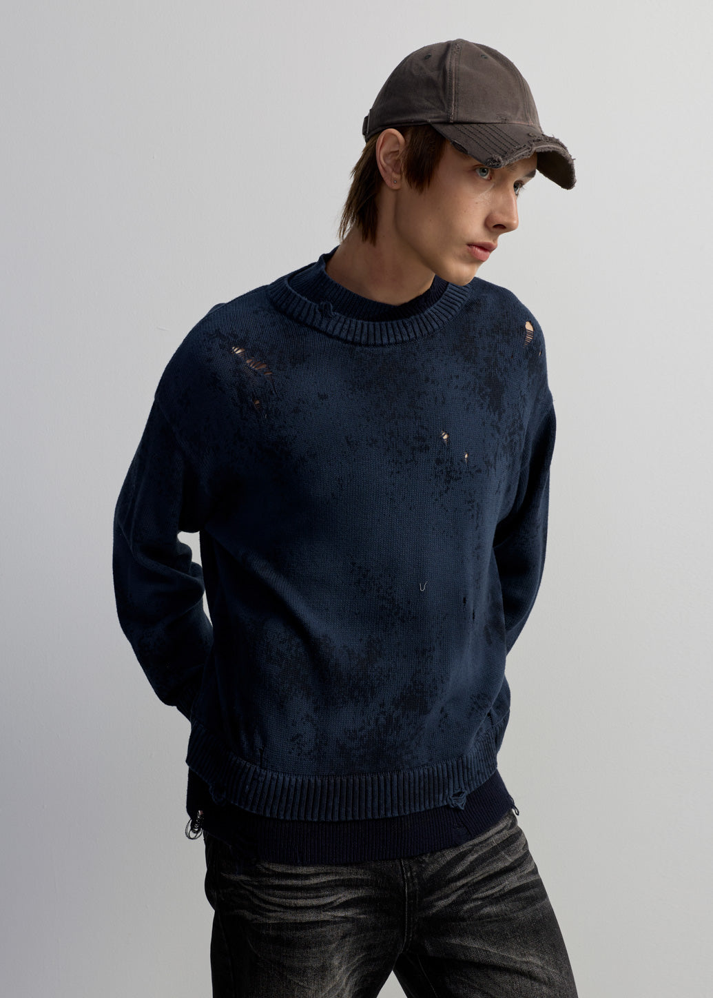 DESTROY KNITTED SWEATER