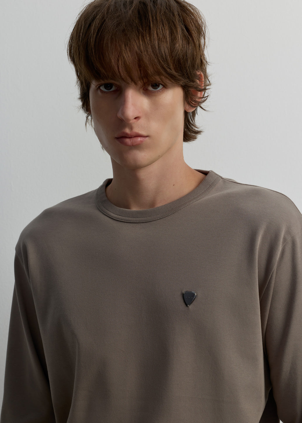 LONG-SLEEVE CREWNECK TEE