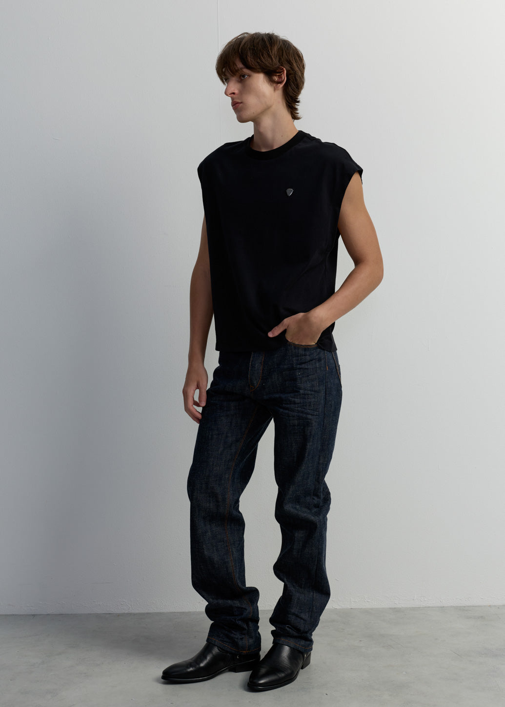 RELAXED-FIT SLEEVELESS TEE