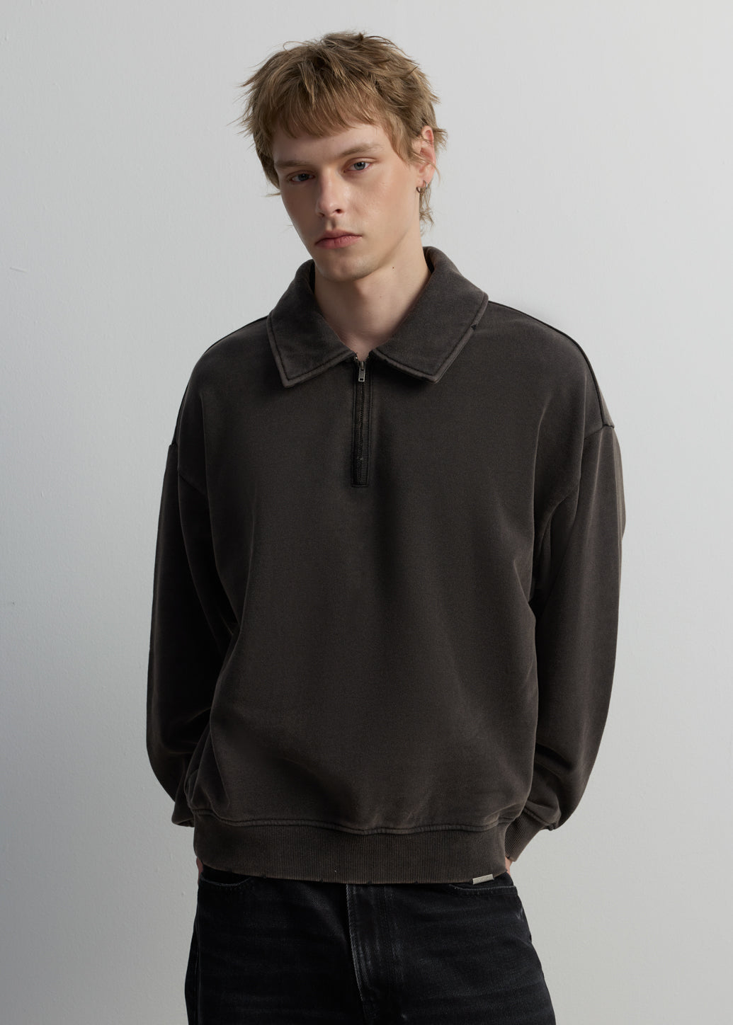 RUST QUARTER-ZIP COLLARED SWEATSHIRT