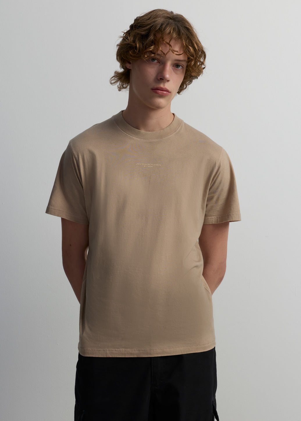 CREAM MINIMALIST GRAPHIC TEE