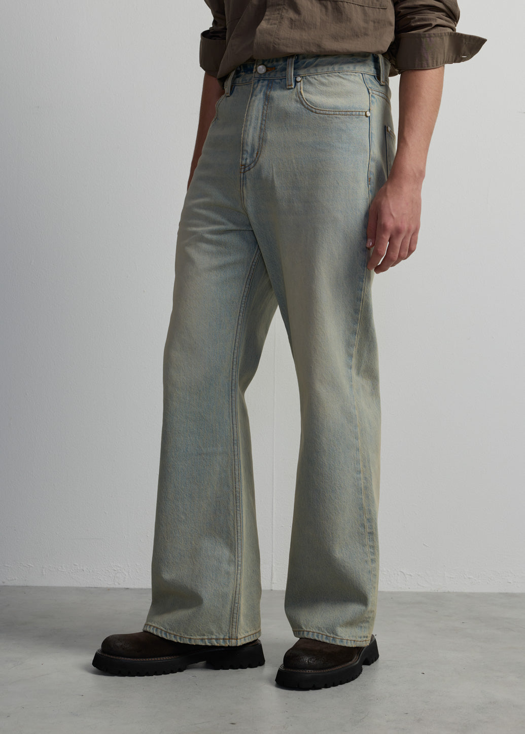 WASHED BOOTCUT JEANS