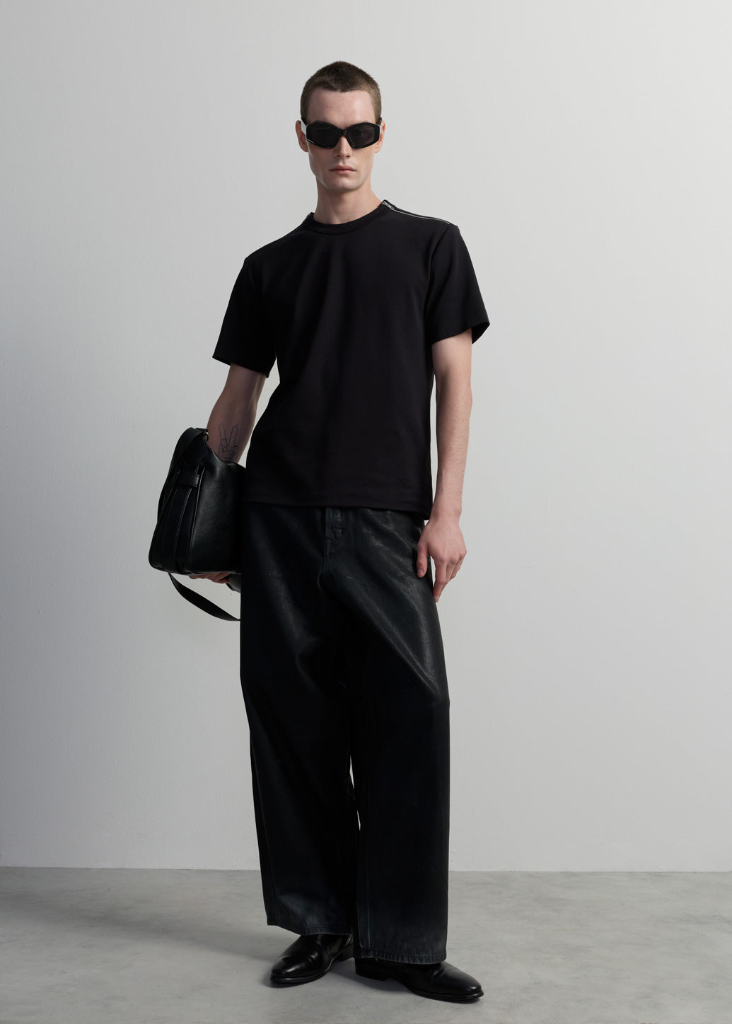 ZIP-SHOULDER CREW TEE