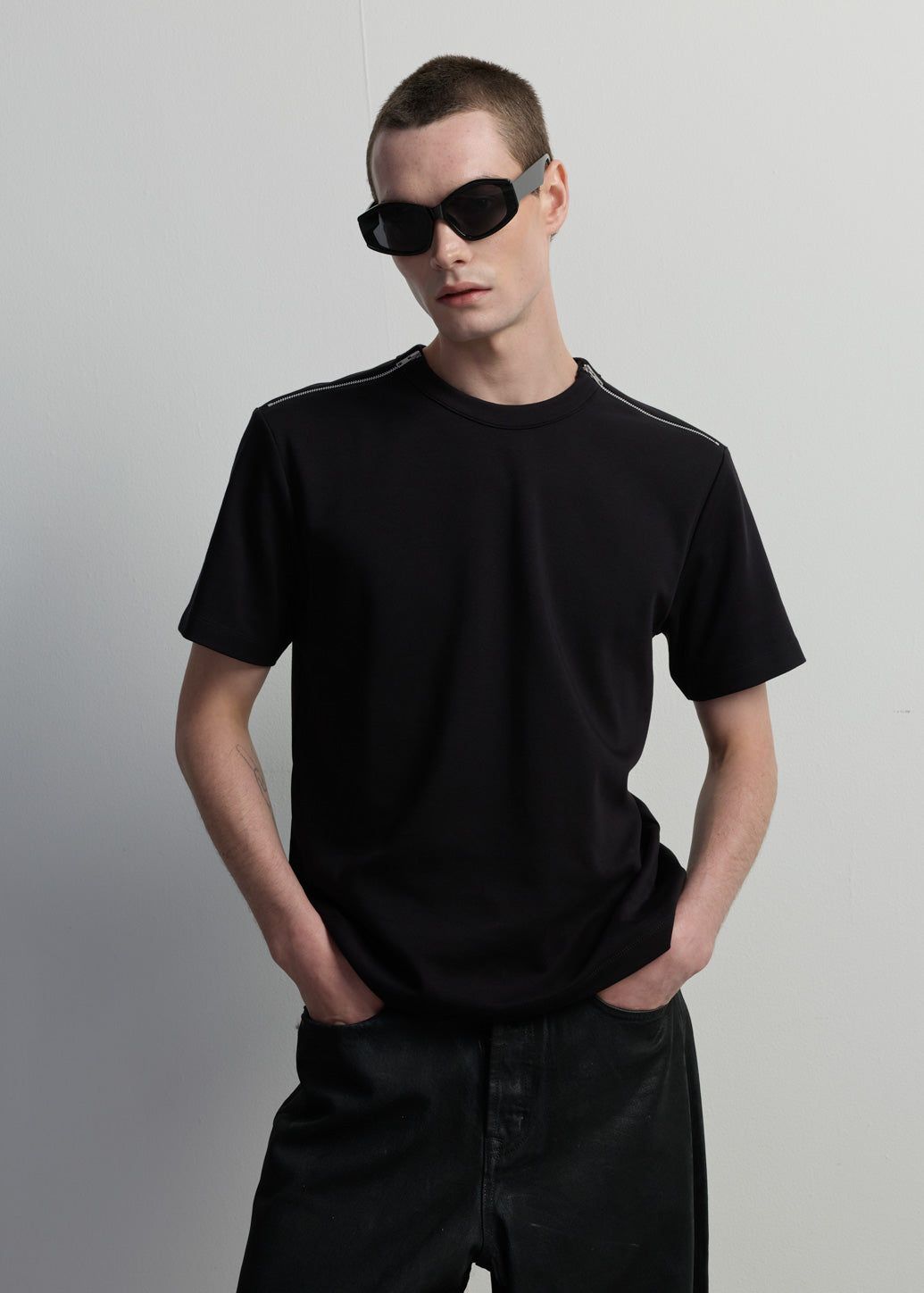 ZIP-SHOULDER CREW TEE