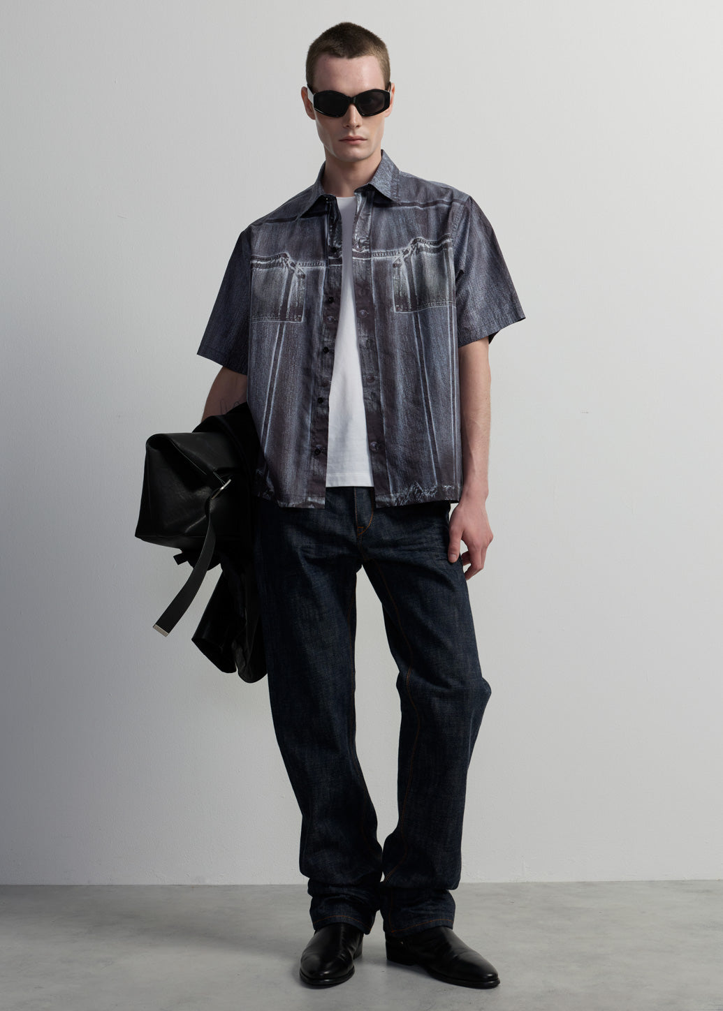 เสื้อเชิ้ตแขนสั้นพิมพ์ลาย
