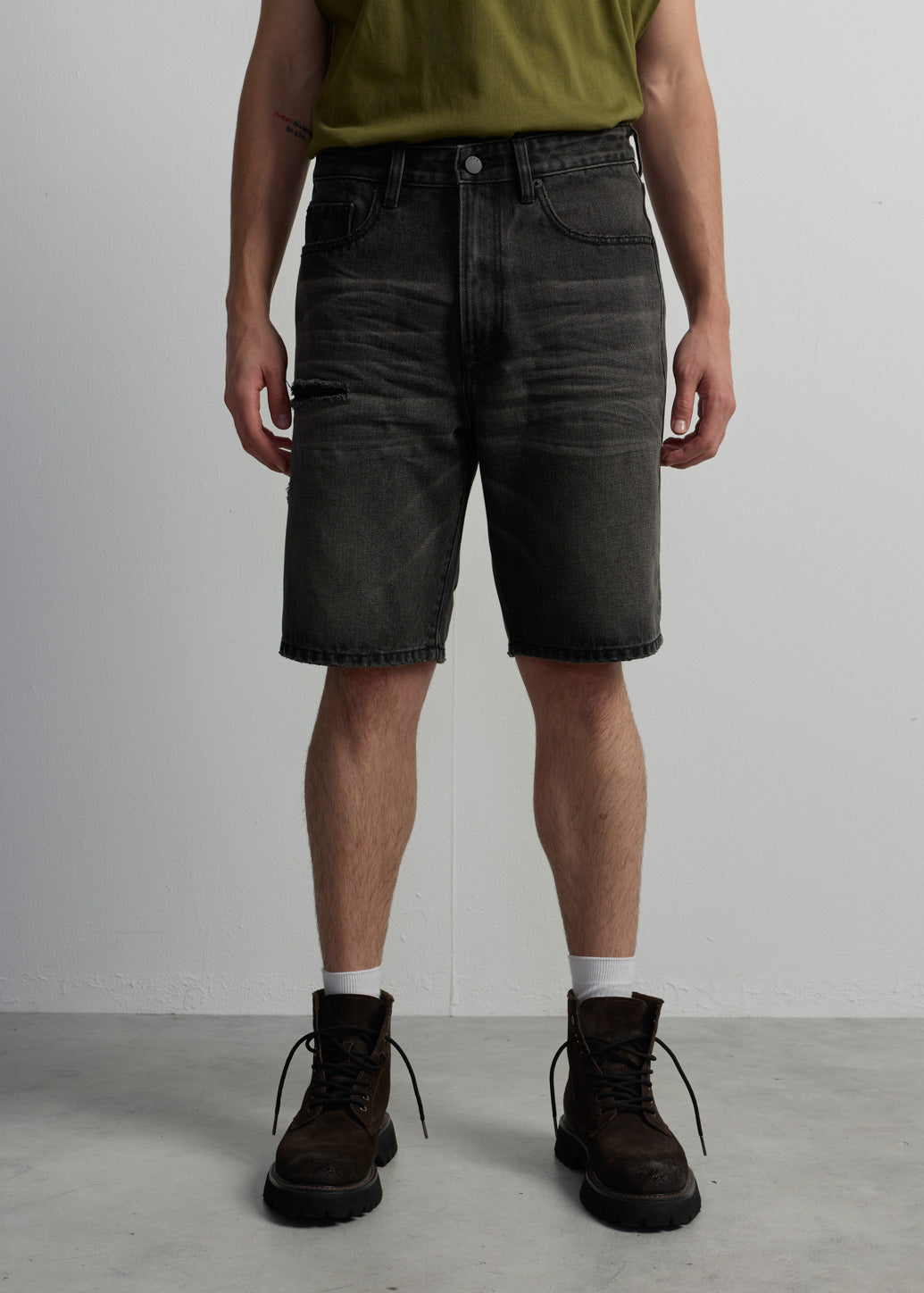 DESTROYED DENIM SHORTS