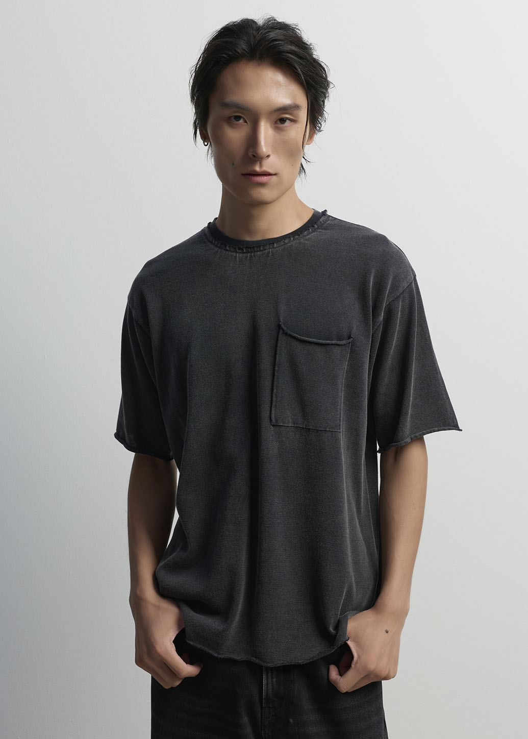ACID WASH EYELET POCKET T-SHIRT