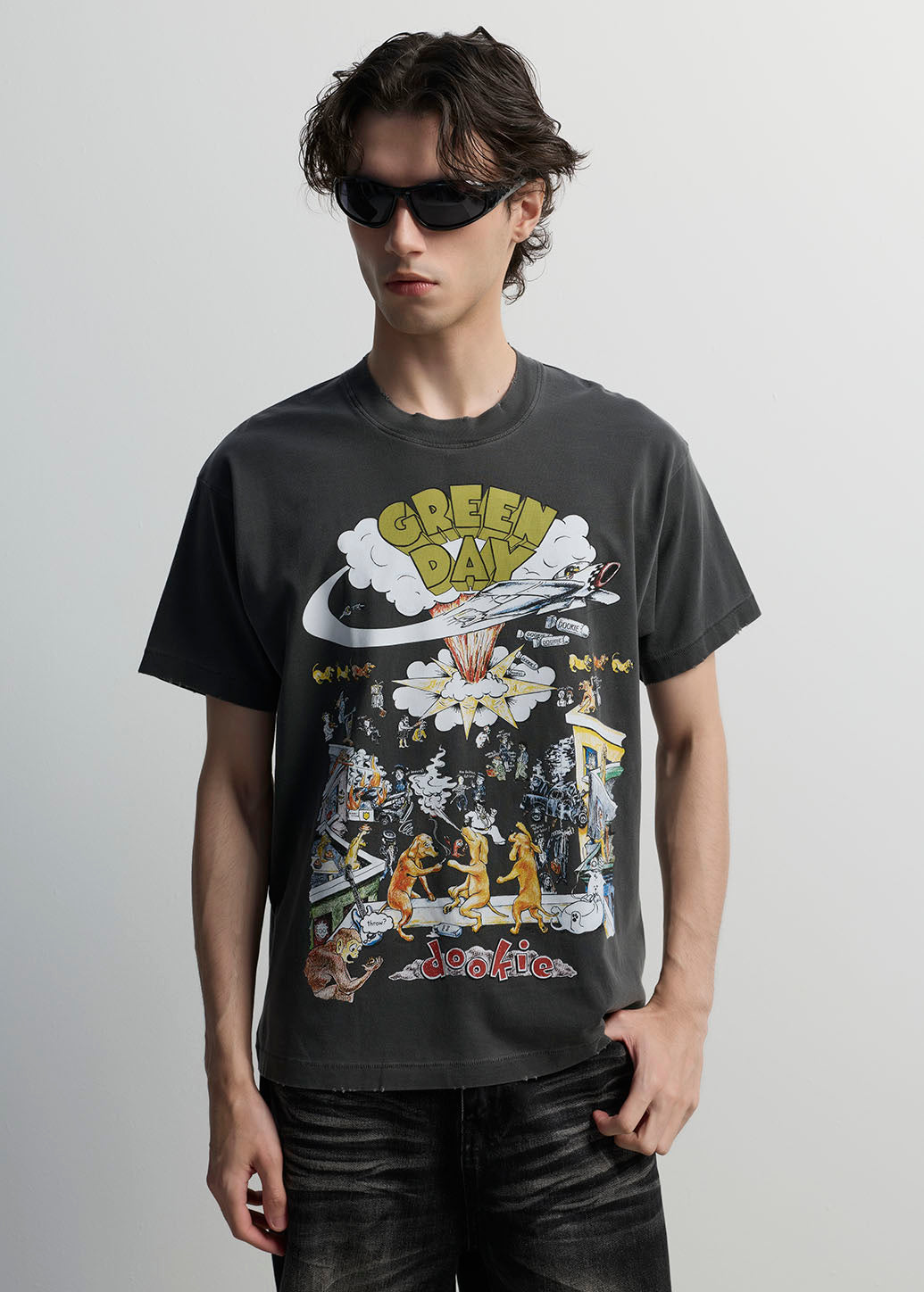 GREEN DAY GRAPHIC BAND TEE