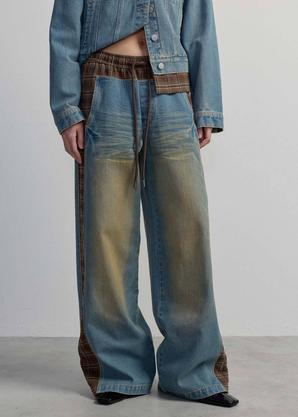 CHECKED PANEL STRAIGHT JEANS