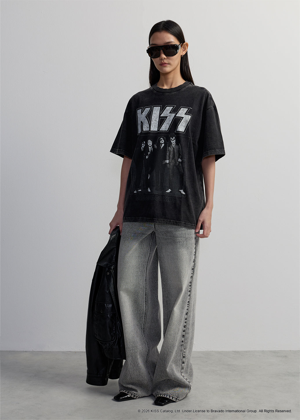 เสื้อยืดกราฟิก KISS Dressed to Kill