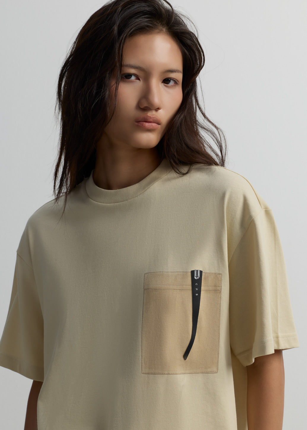 OVERSIZED BEIGE POCKET TEE