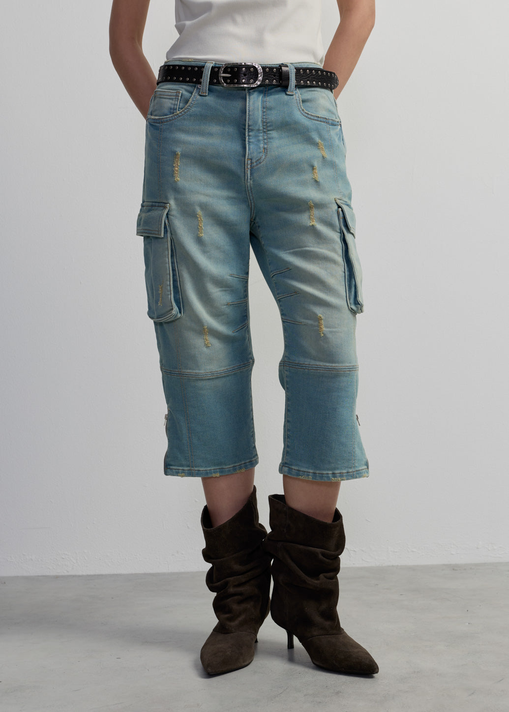 DISTRESSED CARGO CAPRI PANTS