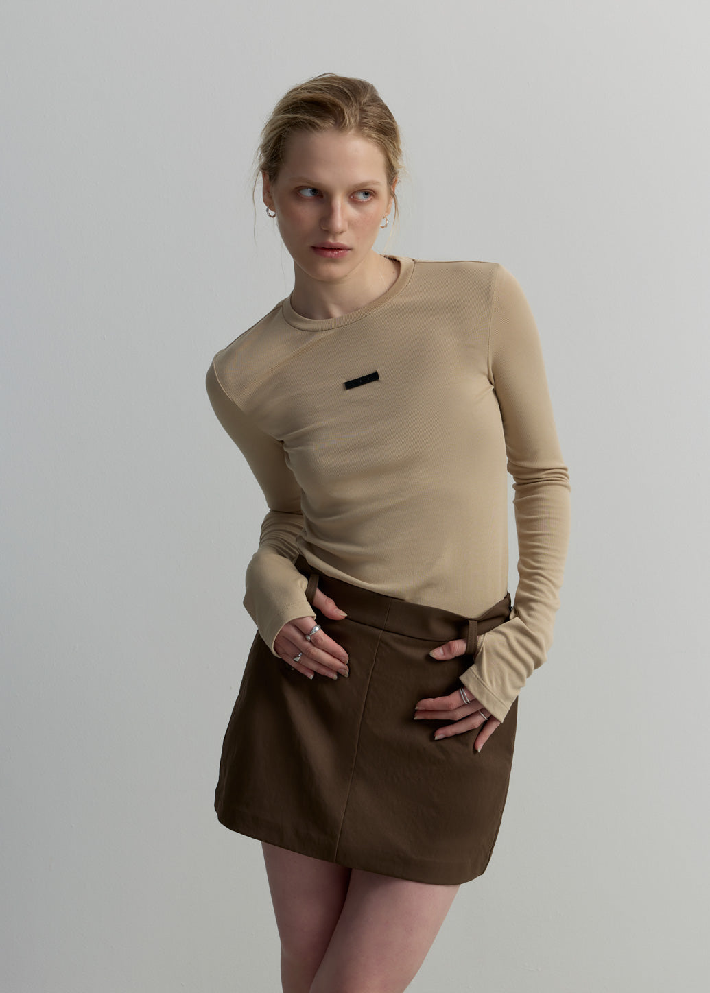 BASIC FITTED LONG-SLEEVE TOP
