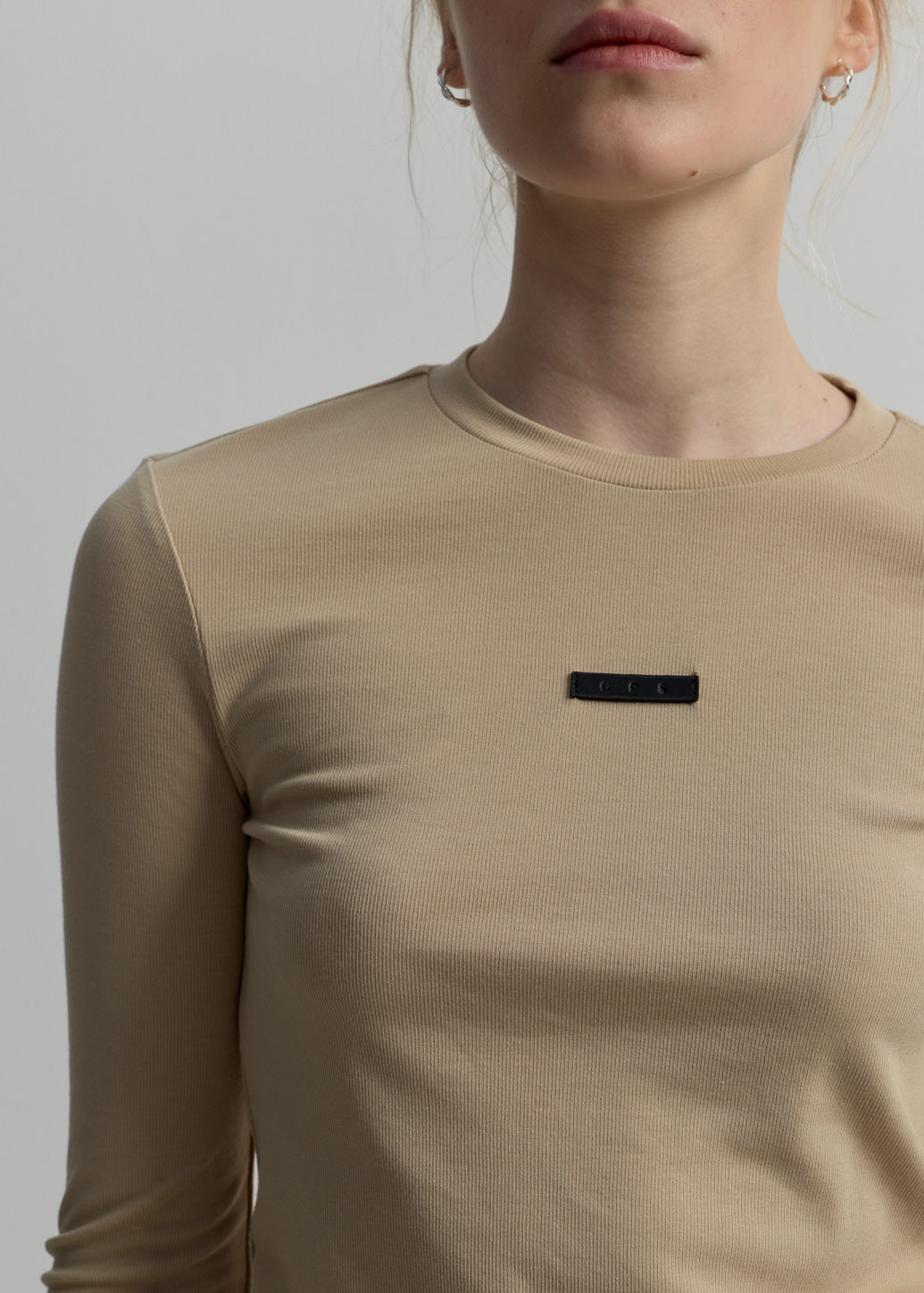 BASIC FITTED LONG-SLEEVE TOP