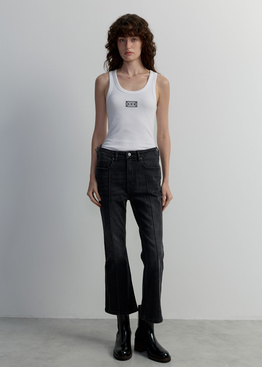 HIGH-RISE CROP FLARE JEANS