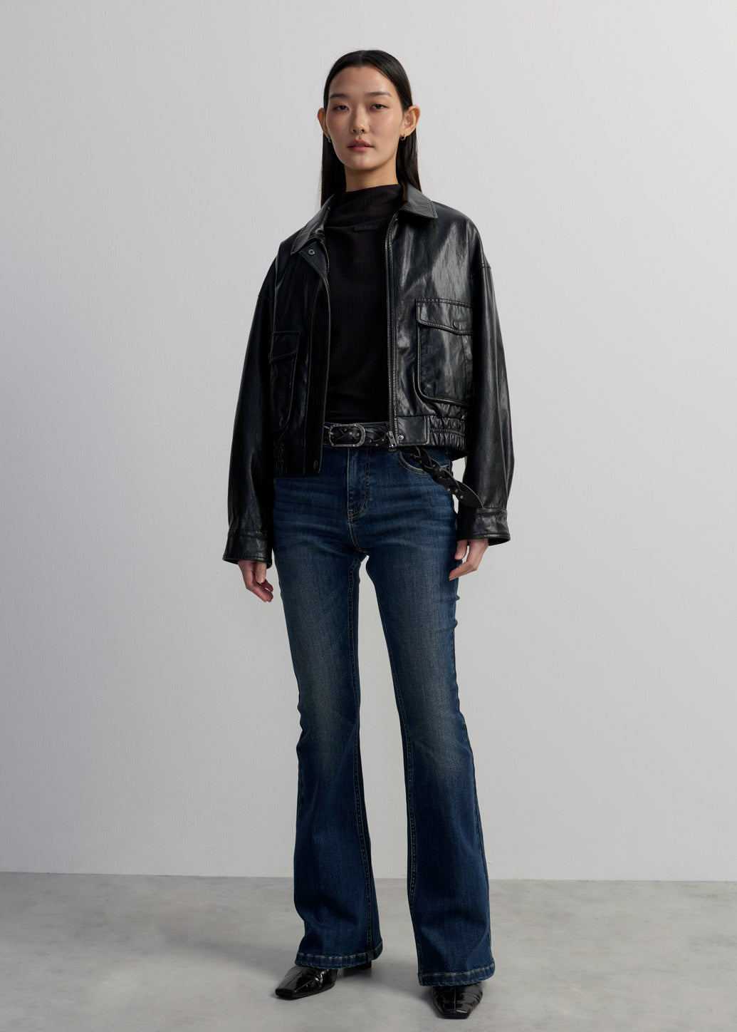 MID-RISE FLARE JEANS