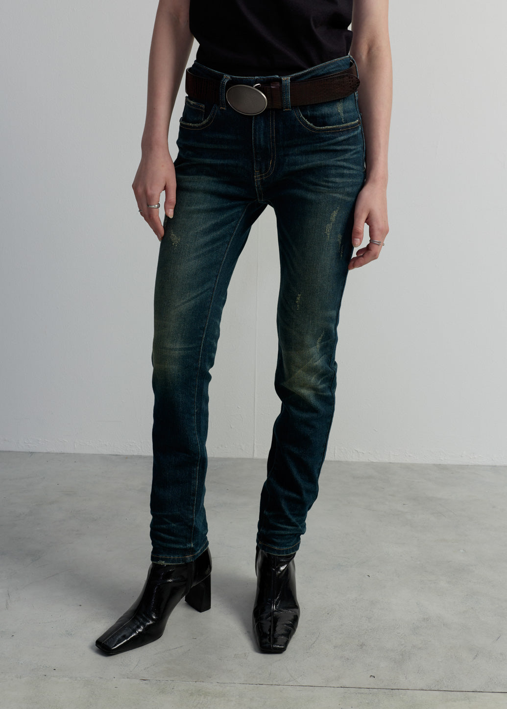 MID-RISE CROP SKINNY JEANS