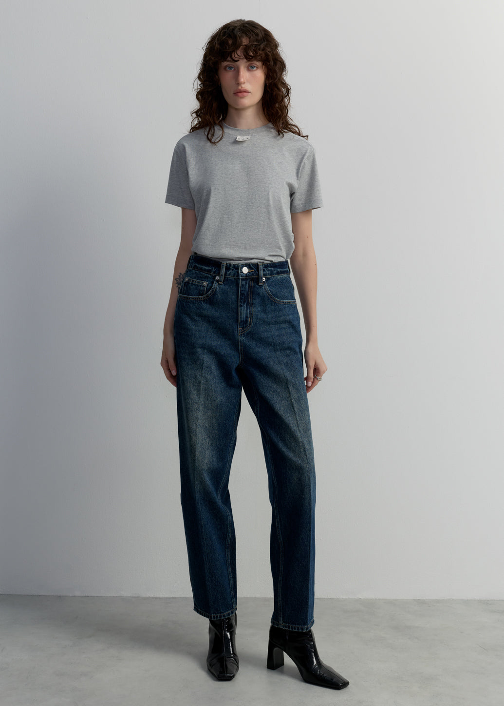 BASIC EXPOSED SEAM TEE