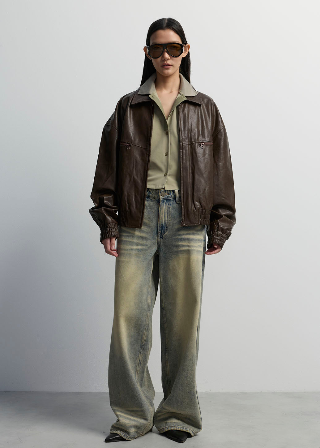 LOW-RISE STRAIGHT JEANS