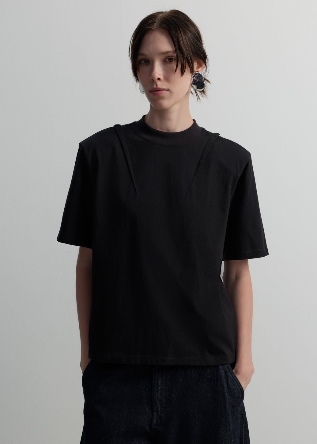 BLACK MOCK-NECK TOP