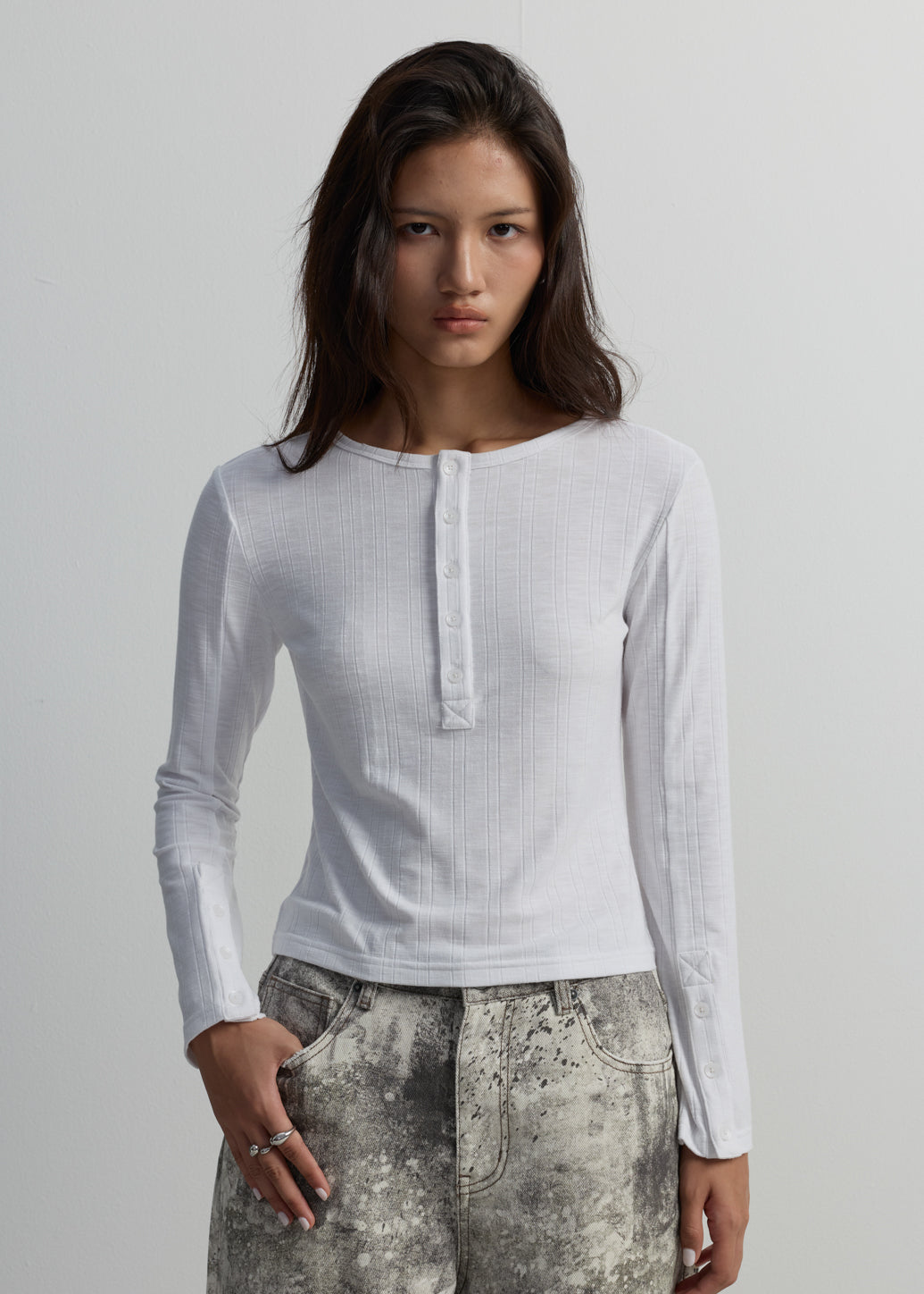 BUTTON-CUFF HENLEY TOP