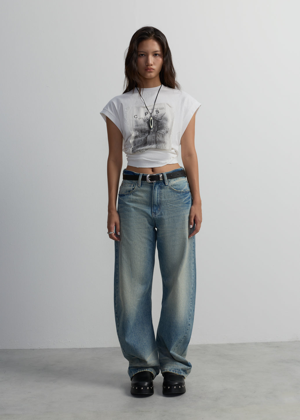 RAW EDGE SLEEVELESS TEE