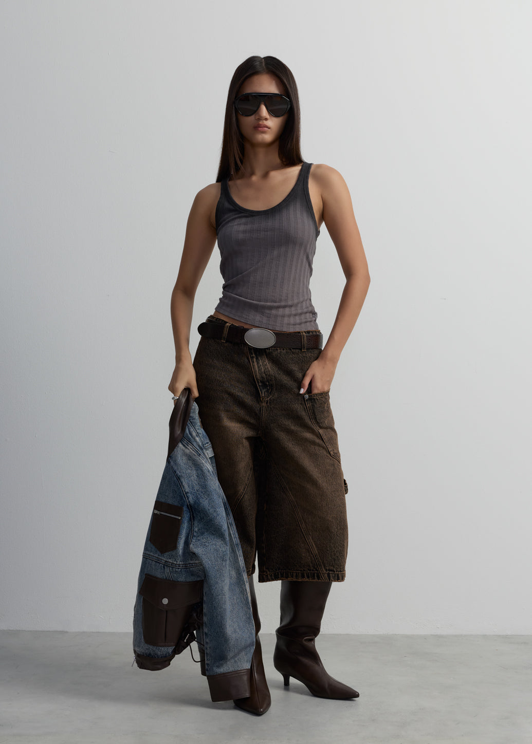 CROSSOVER WAISTBAND JEAN SHORTS