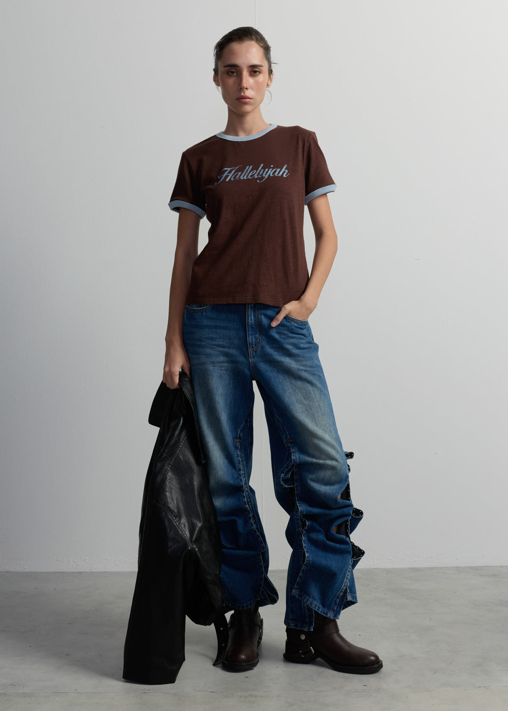 เสื้อยืดริงเกอร์พิมพ์อกเสื้อ