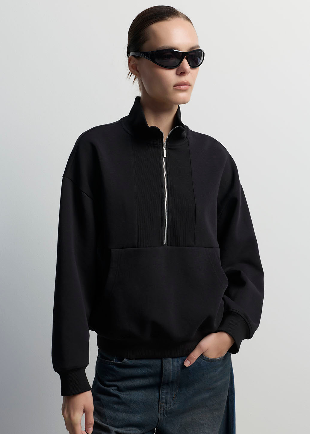 FUNNEL KNIT SWEATSHIRT