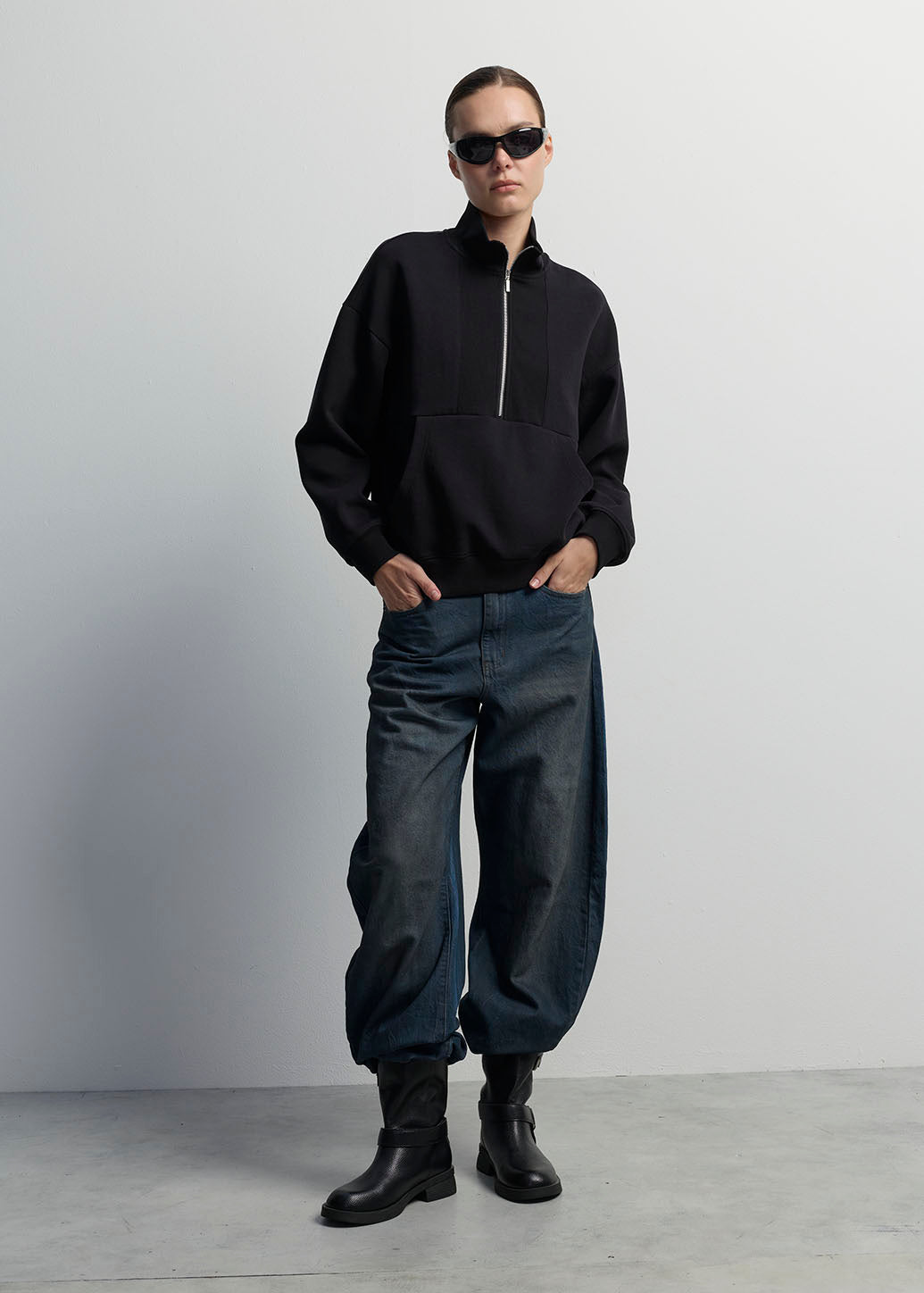 FUNNEL KNIT SWEATSHIRT