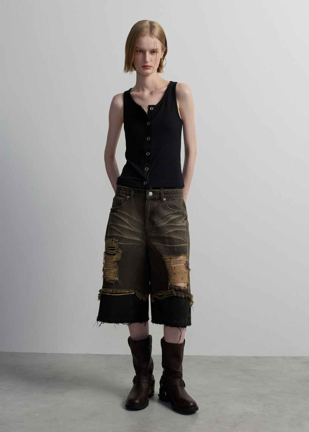 LAYERED DISTRESSED JORTS