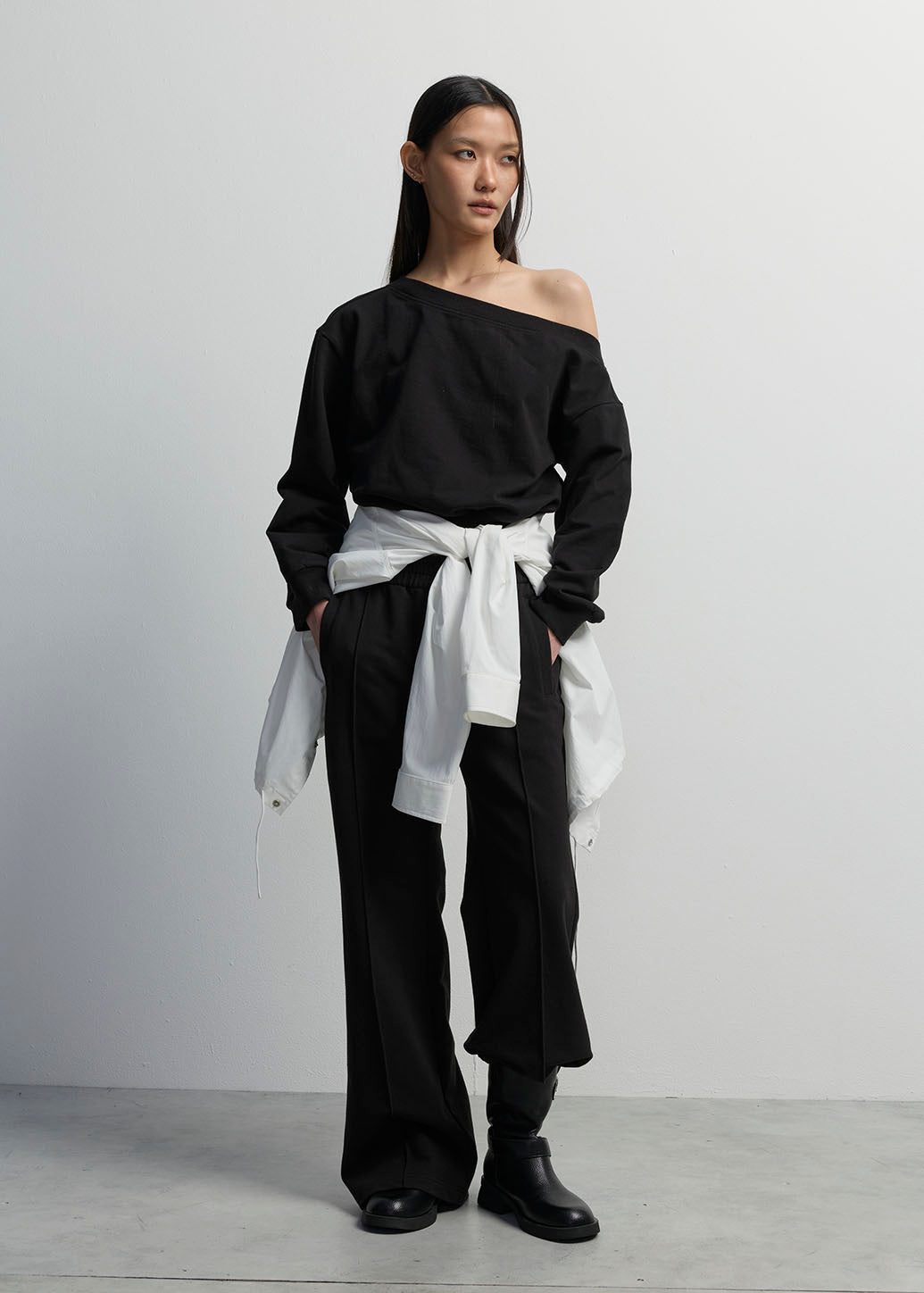 OFF-SHOULDER CROPPED TOP