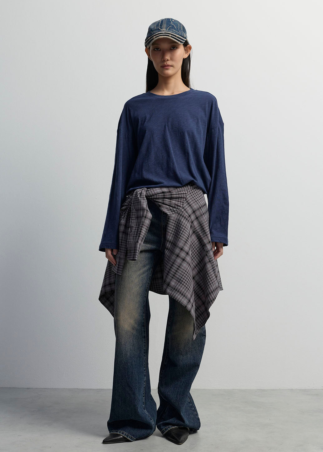 VINTAGE WASHED MID-RISE FLARE JEANS