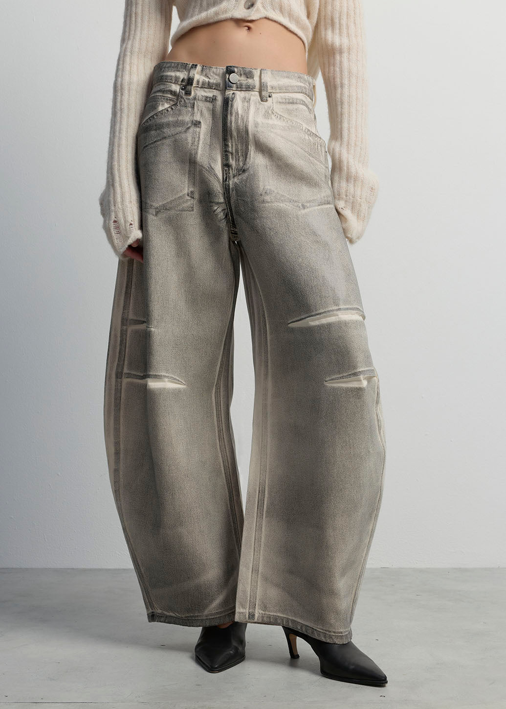 ACID WASHED BARREL-LEG JEANS
