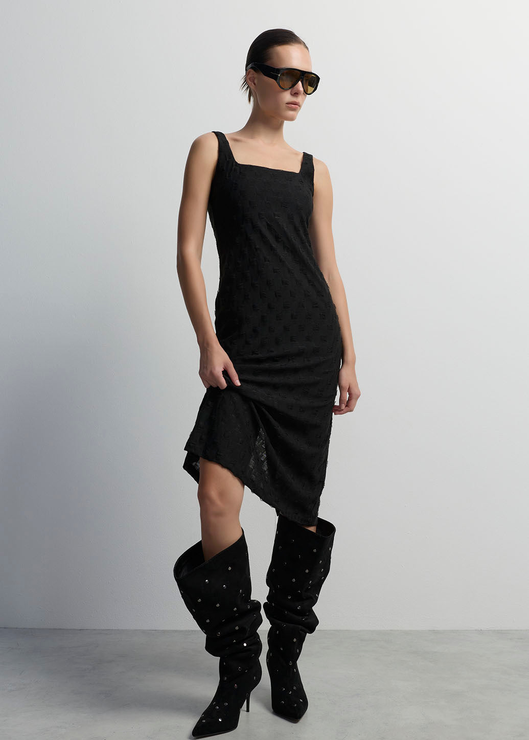 DISTRESSED SLEEVELESS MAXI DRESS